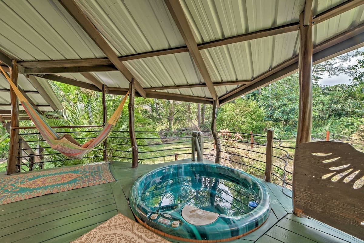 Home in Keaau · ★4.62 · 2 bedrooms · 2 beds · 2 shared baths - Photo 2