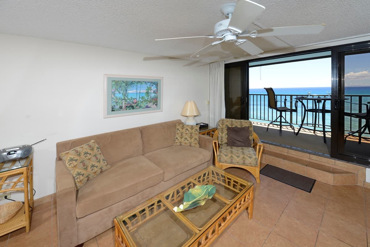 Condo in Lahaina · ★4.85 · 1 bedroom · 1 bed · 1 bath - Photo 2