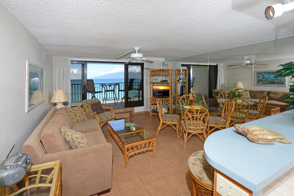 Condo in Lahaina · ★4.85 · 1 bedroom · 1 bed · 1 bath - Photo 4