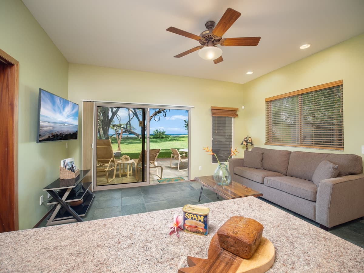 Aloha Aku CoCoPalm2 Suite Cozy Beachfront Escape - Photo 2
