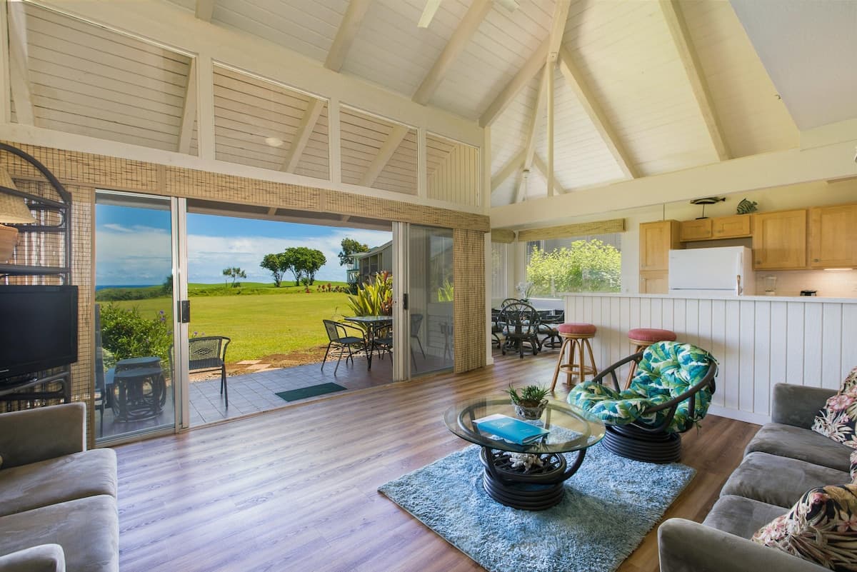 Condo in Princeville · ★4.71 · 1 bedroom · 2 beds · 2 private baths - Photo 1