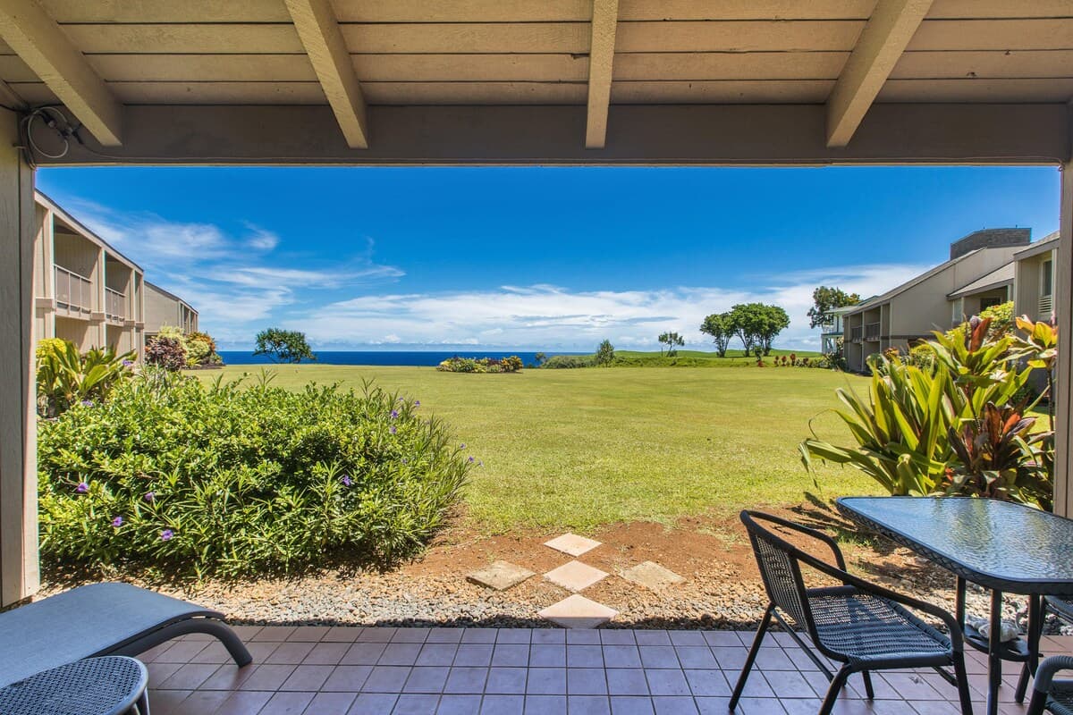 Condo in Princeville · ★4.71 · 1 bedroom · 2 beds · 2 private baths - Photo 2