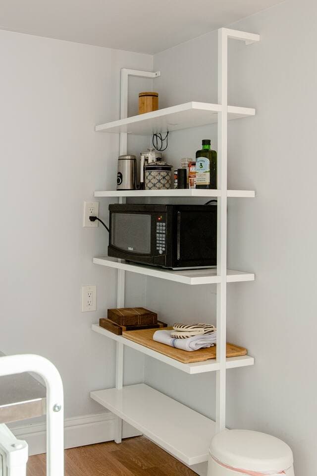 Studio + Self Check-in + Walk to Park Street - Photo 4