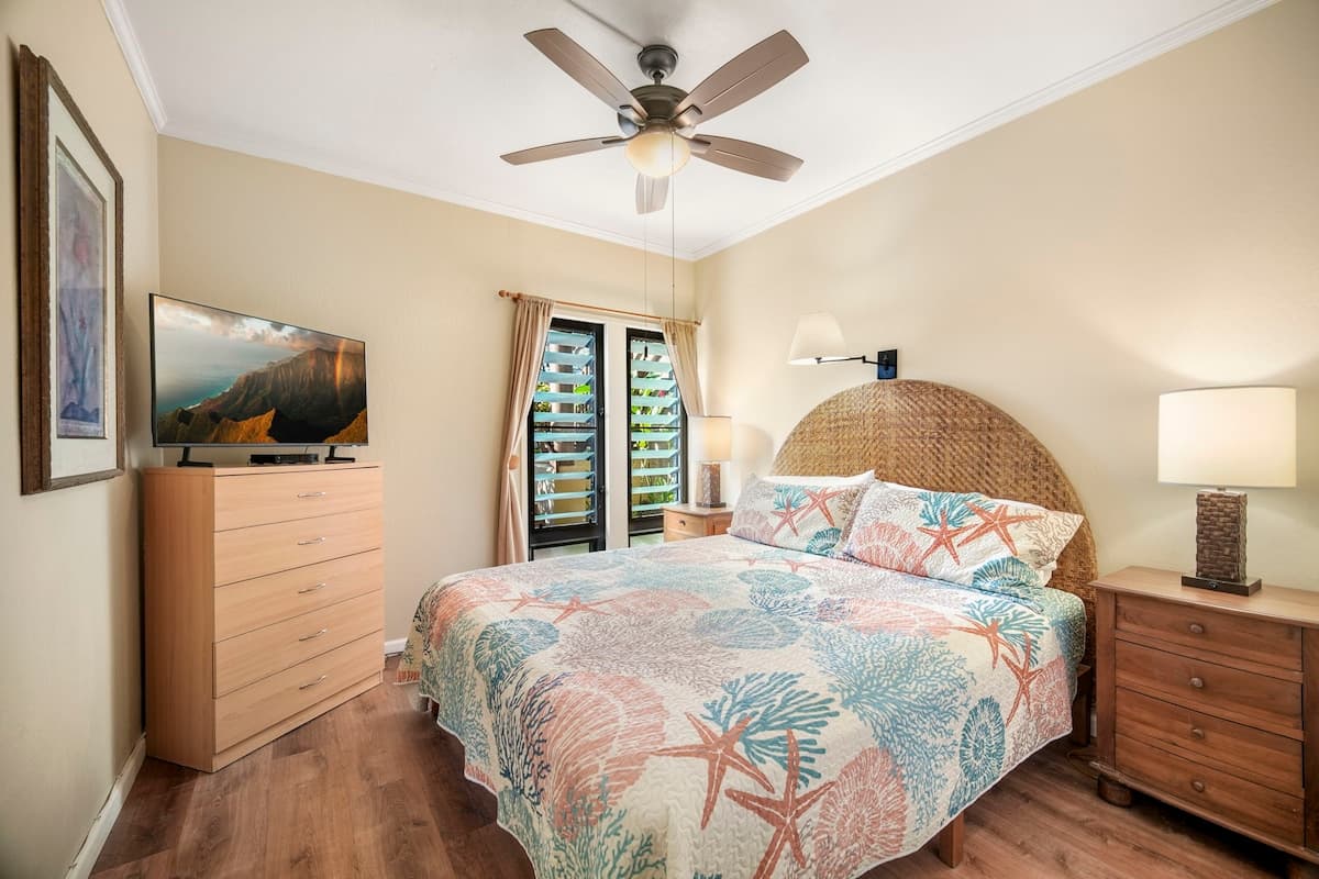 Condo in Lihue · ★4.91 · 1 bedroom · 2 beds · 1 private bath - Photo 1
