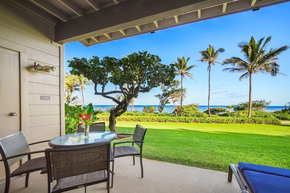 Condo in Lihue · ★4.91 · 1 bedroom · 2 beds · 1 private bath - Photo 3