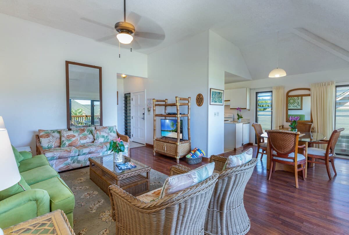 Condo in Lihue · ★4.63 · 1 bedroom · 2 beds · 1.5 private baths - Photo 3