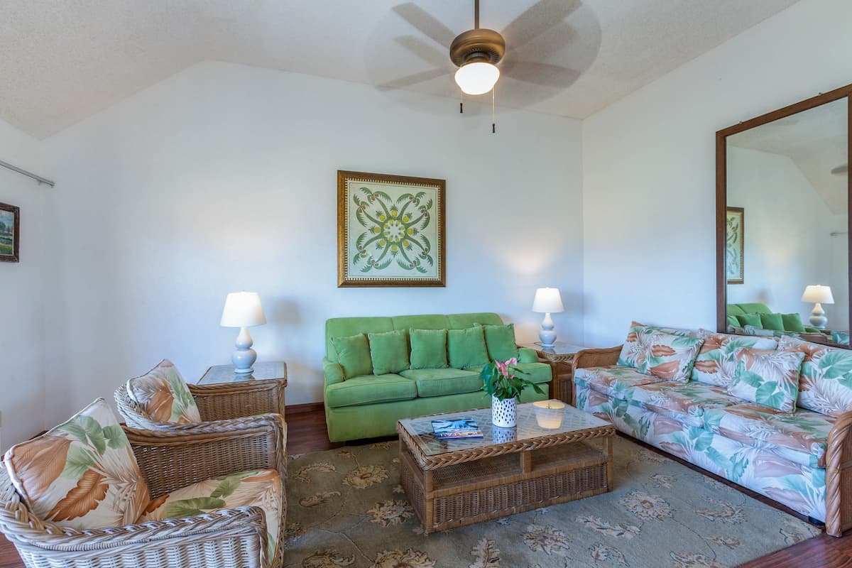 Condo in Lihue · ★4.63 · 1 bedroom · 2 beds · 1.5 private baths - Photo 2