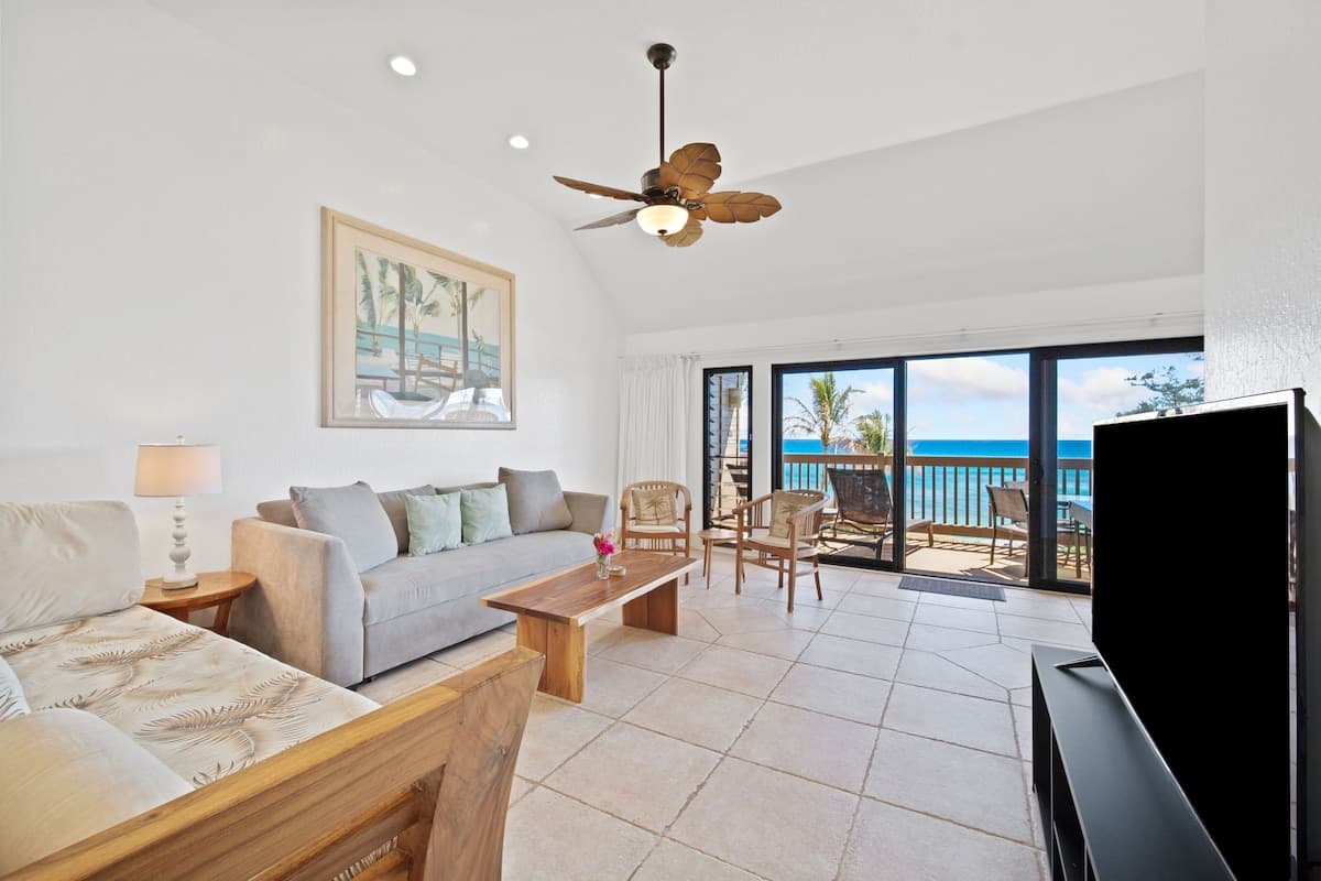 Kaha Lani Resort 326, Oceanfront, Walk to Beach - Photo 2