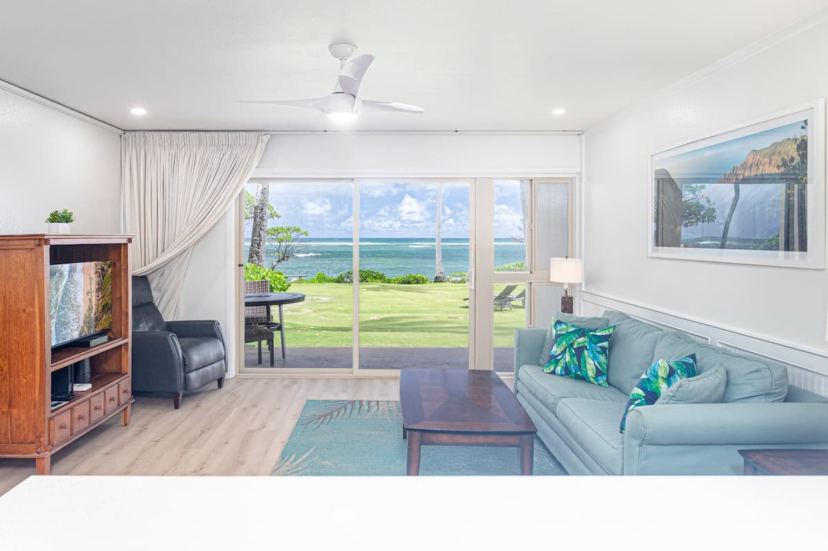 Condo in Kapaa · ★4.7 · 1 bedroom · 2 beds · 1 private bath - Photo 2