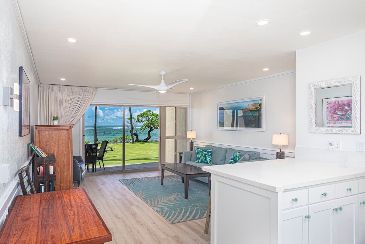 Condo in Kapaa · ★4.7 · 1 bedroom · 2 beds · 1 private bath - Photo 4