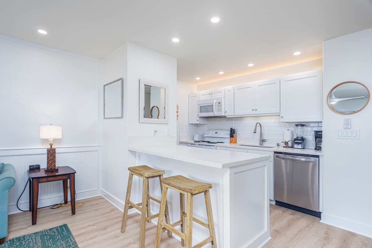 Condo in Kapaa · ★4.7 · 1 bedroom · 2 beds · 1 private bath - Photo 5