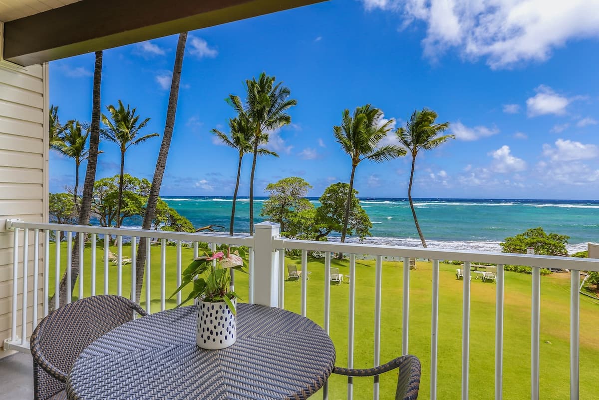 Condo in Kapaa · ★4.6 · 1 bedroom · 2 beds · 1 private bath - Photo 3