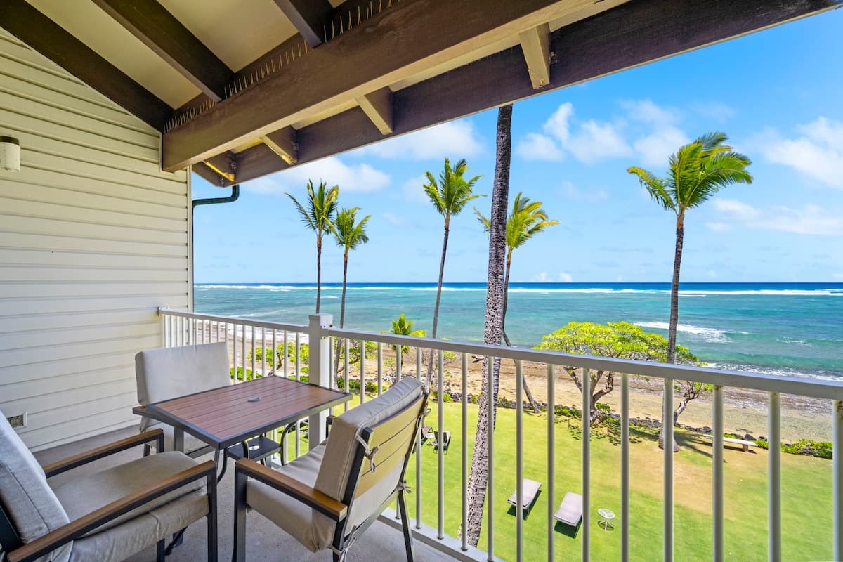 Condo in Kapaa · ★4.71 · 2 bedrooms · 4 beds · 2 private baths - Photo 3