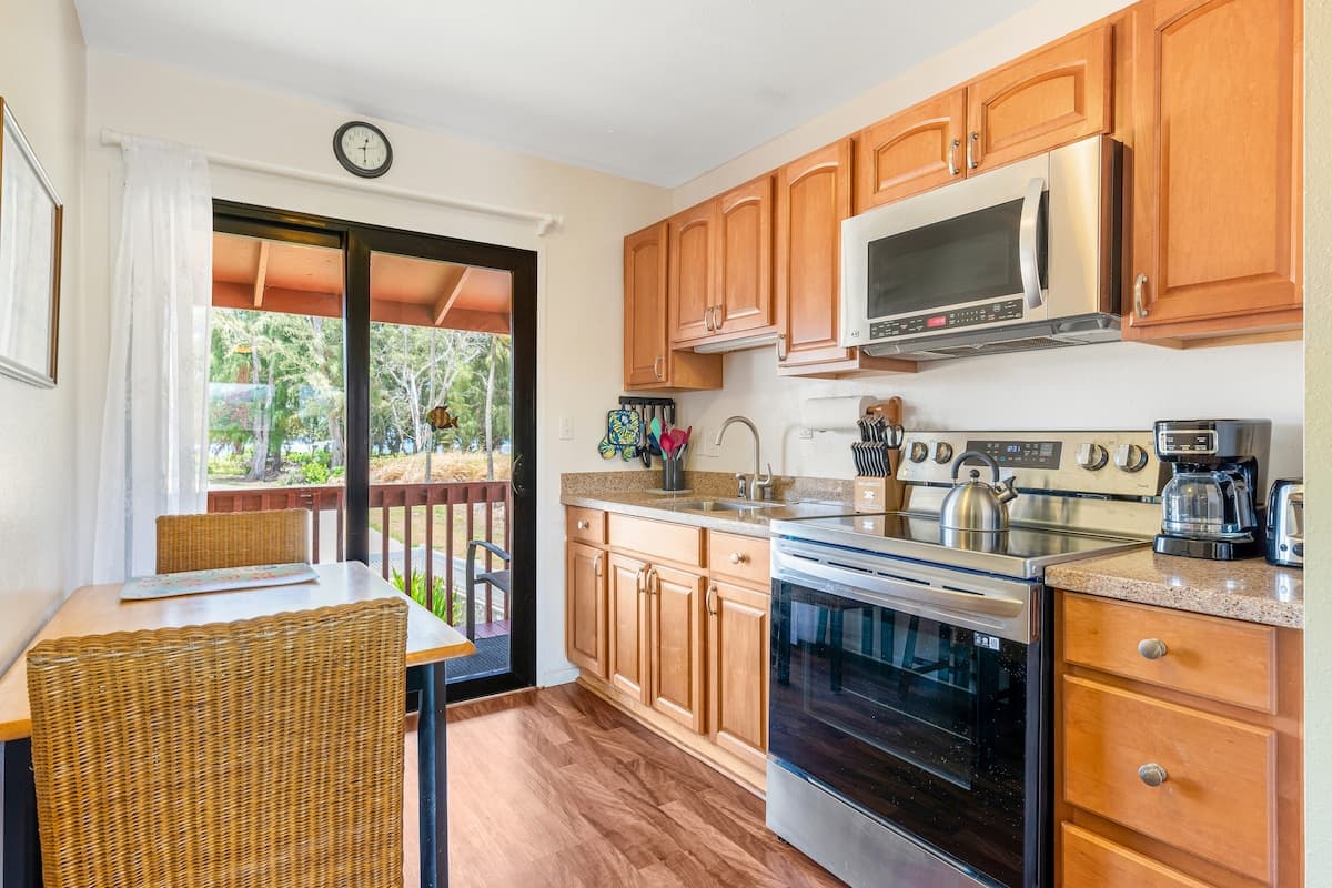 Condo in Kapaa · ★4.73 · 2 bedrooms · 3 beds · 1.5 private baths - Photo 4