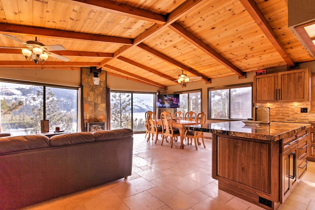 Rustic Donner Lake Cabin with Ski Access - Photo 2