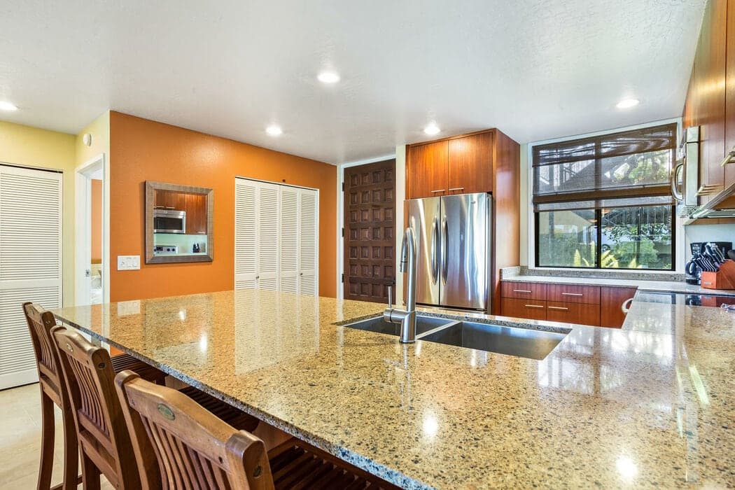 Condo in Kailua-Kona · ★4.79 · 2 bedrooms · 3 beds · 2 baths - Photo 2