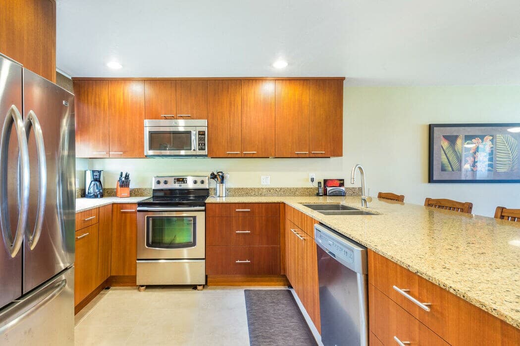 Condo in Kailua-Kona · ★4.79 · 2 bedrooms · 3 beds · 2 baths - Photo 3