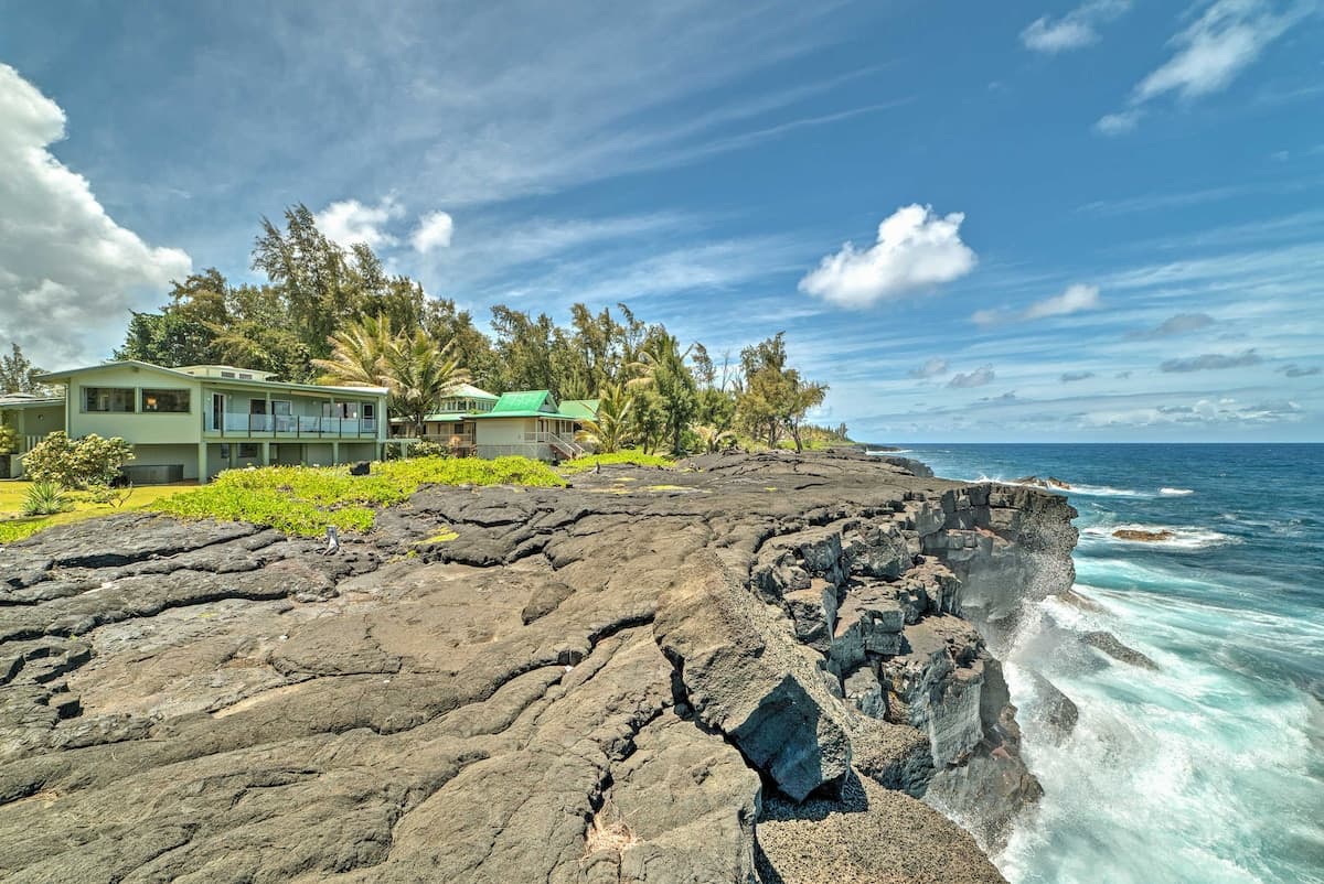Home in Keaau · ★4.62 · 2 bedrooms · 2 beds · 2 baths - Photo 2