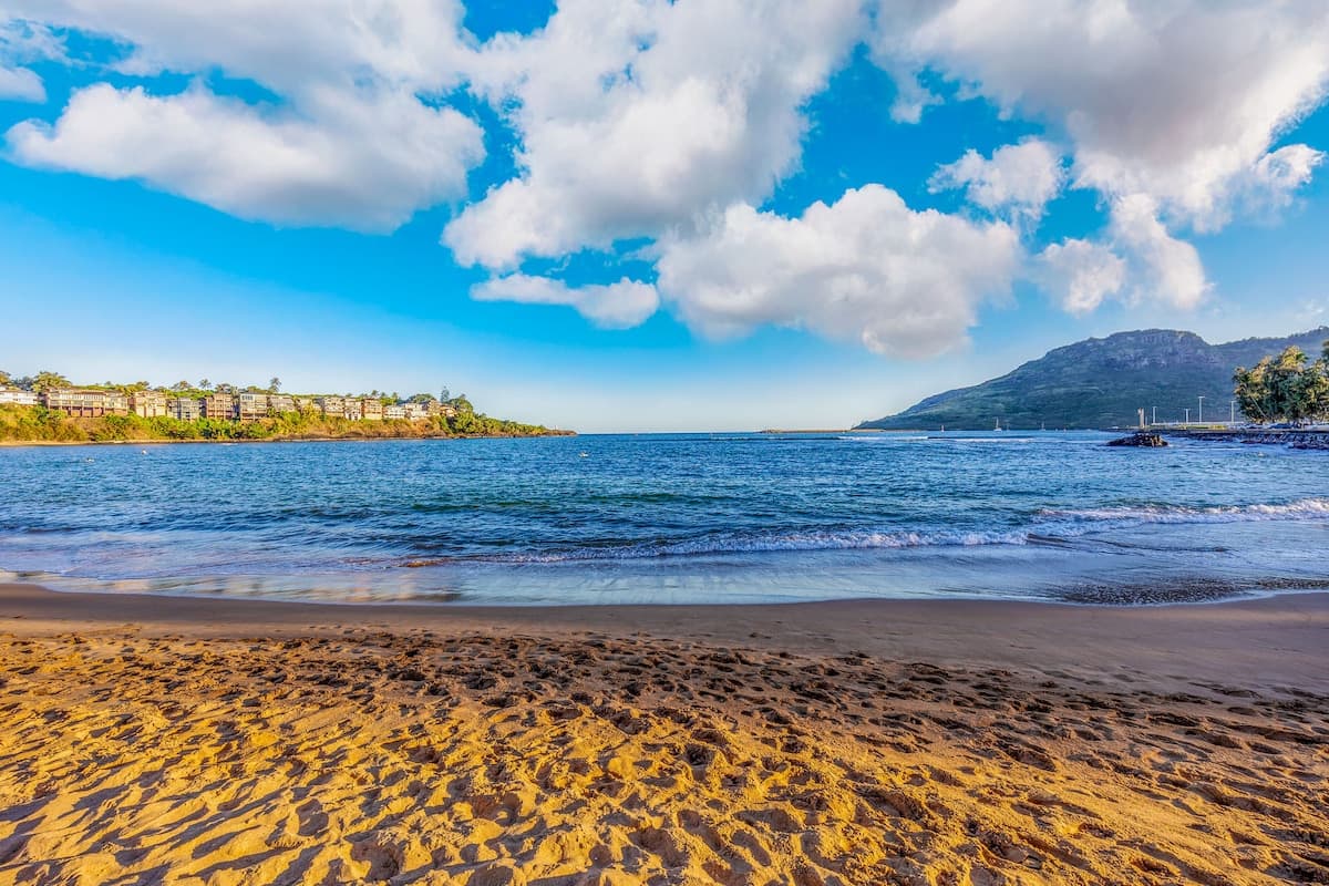 Condo in Lihue · ★4.85 · 2 bedrooms · 2 beds · 1.5 shared baths - Photo 3