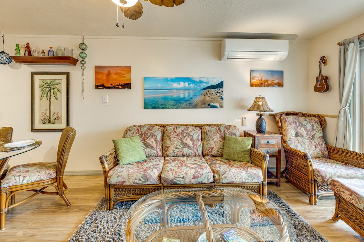 Condo in Lihue · ★4.85 · 2 bedrooms · 2 beds · 1.5 shared baths - Photo 4