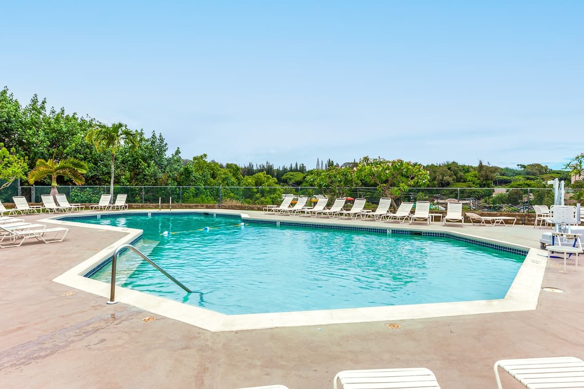 Condo in Lihue · ★4.85 · 2 bedrooms · 2 beds · 1.5 shared baths - Photo 2