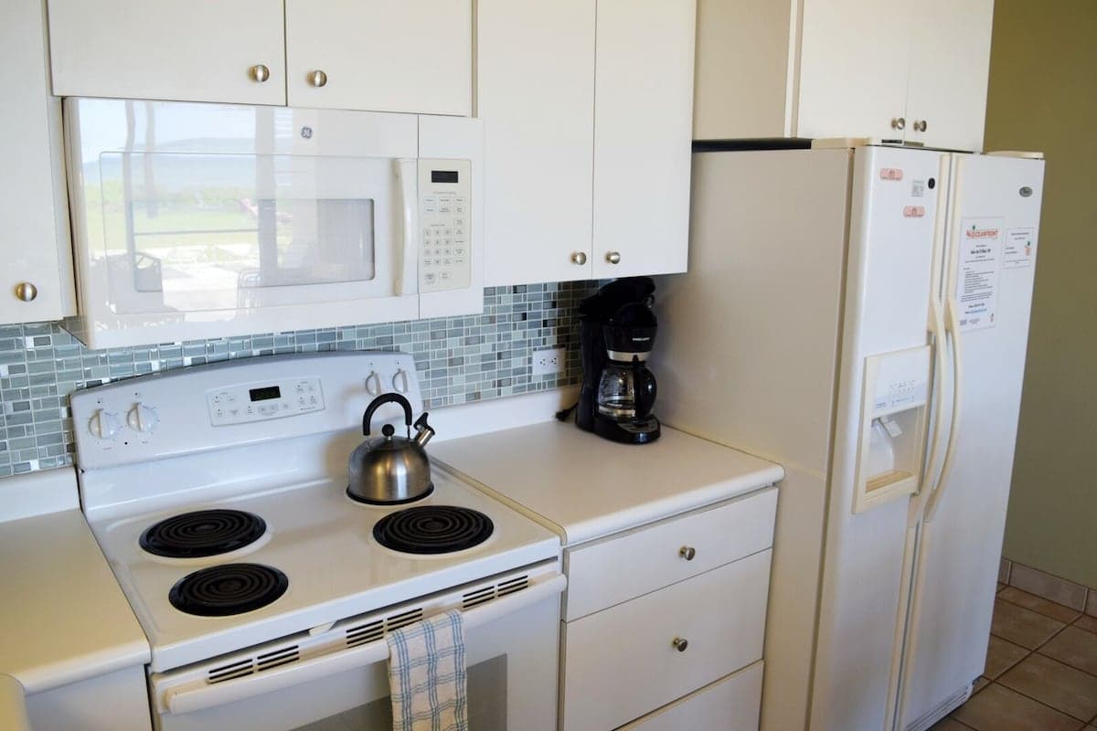 Condo in Kihei · ★4.7 · 1 bedroom · 2 beds · 1 bath - Photo 3
