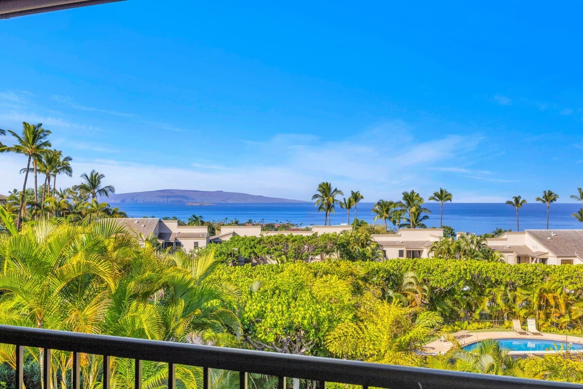 Condo in Kihei · ★4.33 · 2 bedrooms · 4 beds · 2 baths - Photo 5