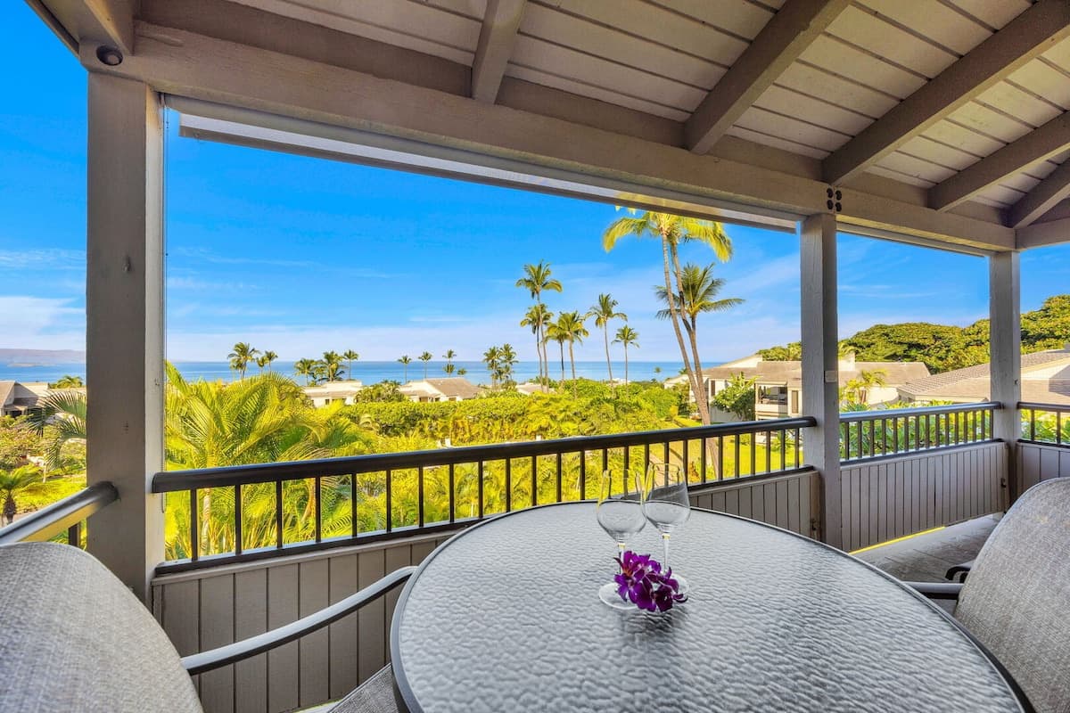 Condo in Kihei · ★4.33 · 2 bedrooms · 4 beds · 2 baths - Photo 1