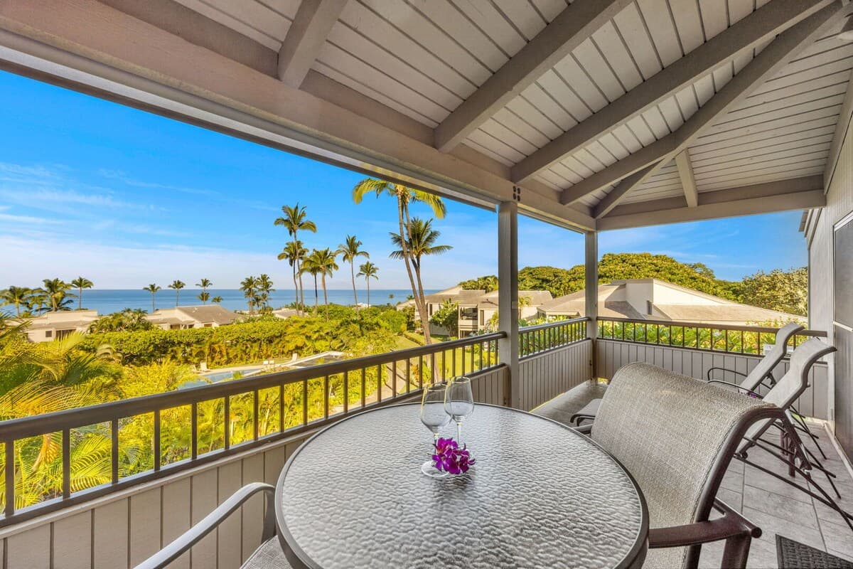 Condo in Kihei · ★4.33 · 2 bedrooms · 4 beds · 2 baths - Photo 2