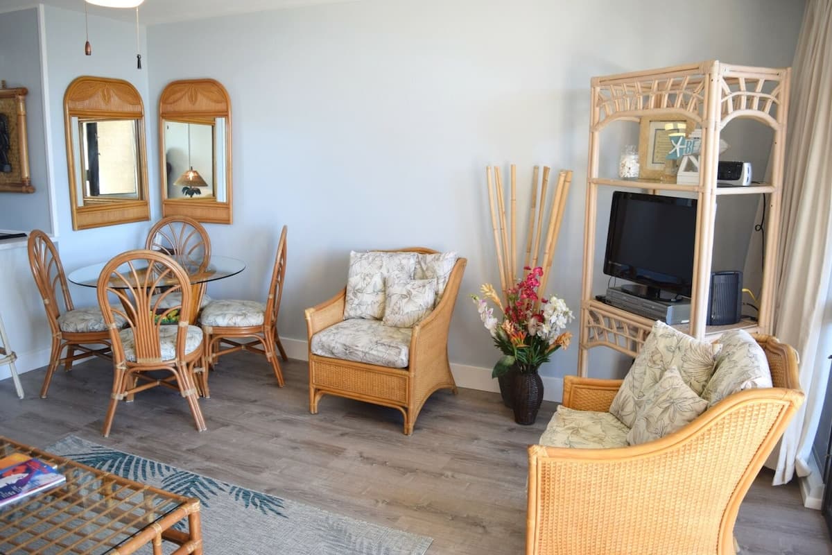 Condo in Kihei · ★5.0 · 1 bedroom · 2 beds · 1 private bath - Photo 3