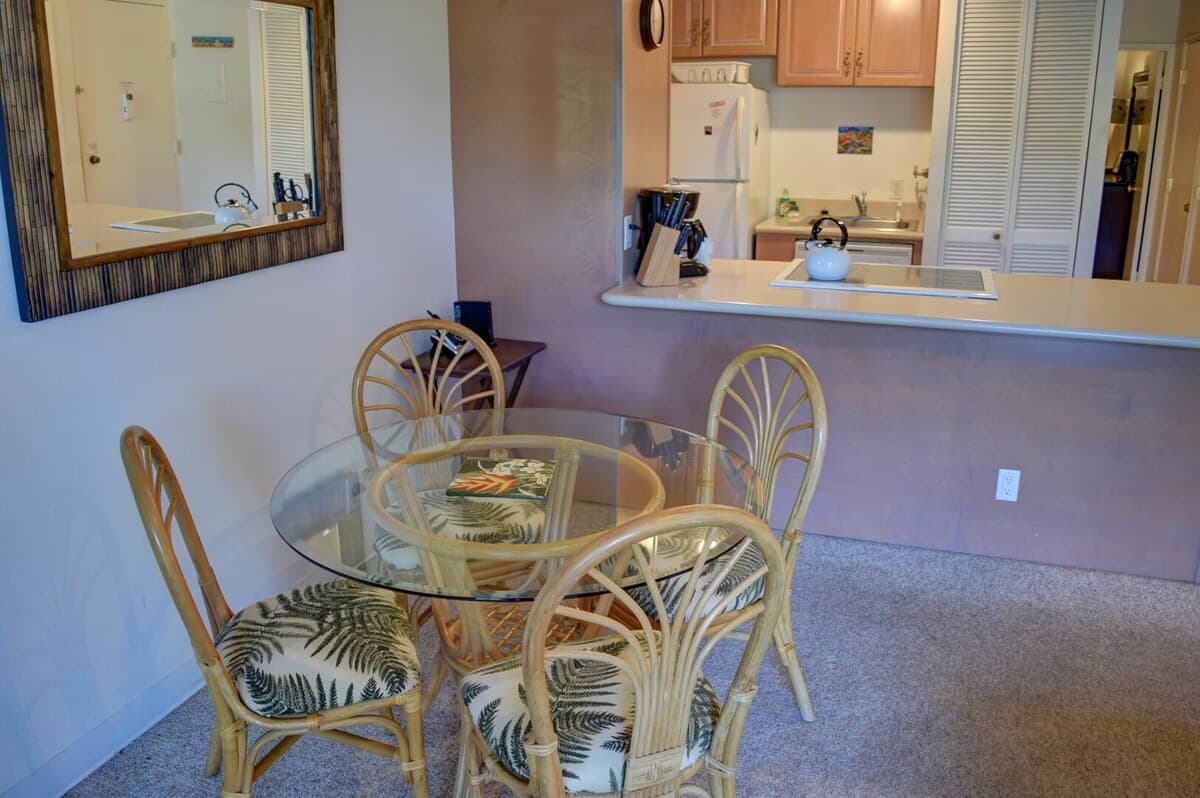 Condo in Kihei · ★4.17 · 1 bedroom · 2 beds · 1 bath - Photo 4