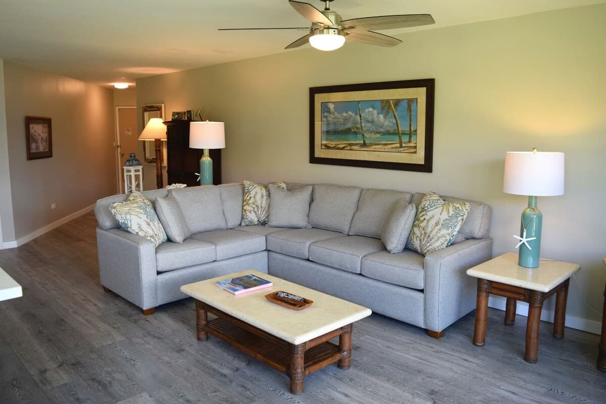 Condo in Kihei · ★4.64 · 2 bedrooms · 4 beds · 2 baths - Photo 3