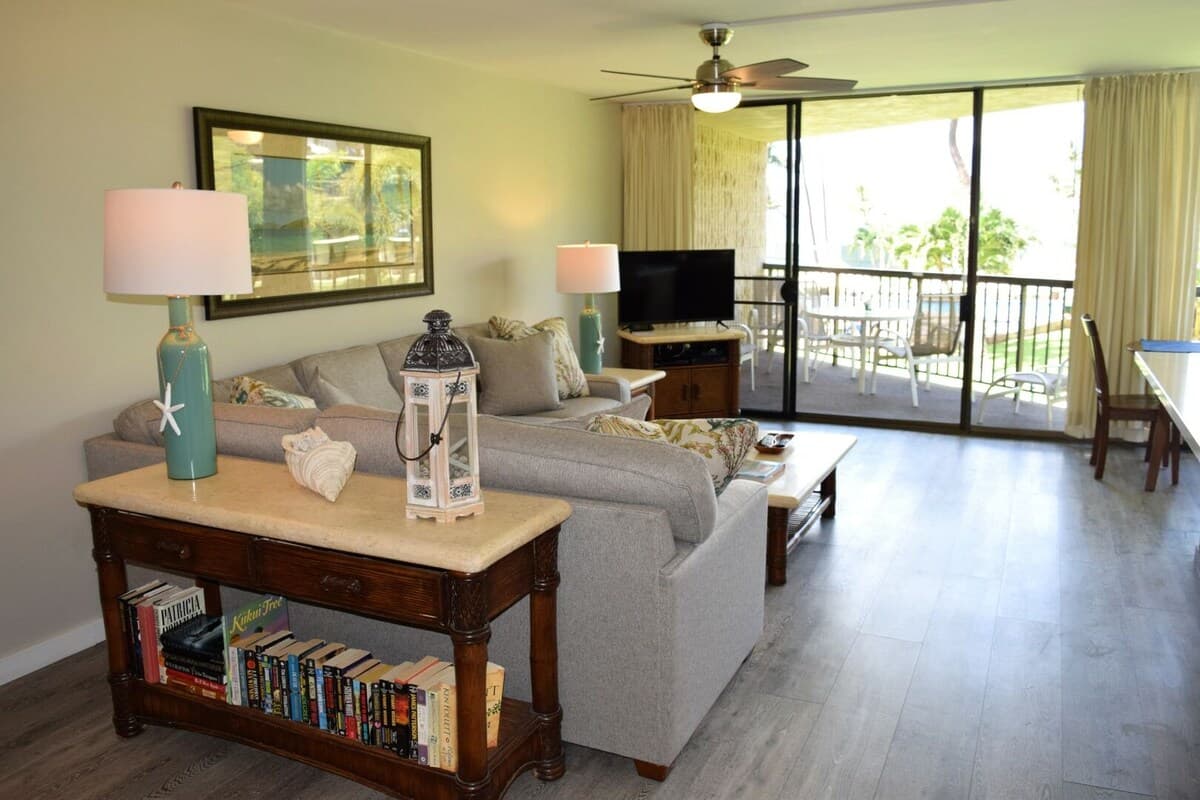 Condo in Kihei · ★4.64 · 2 bedrooms · 4 beds · 2 baths - Photo 2