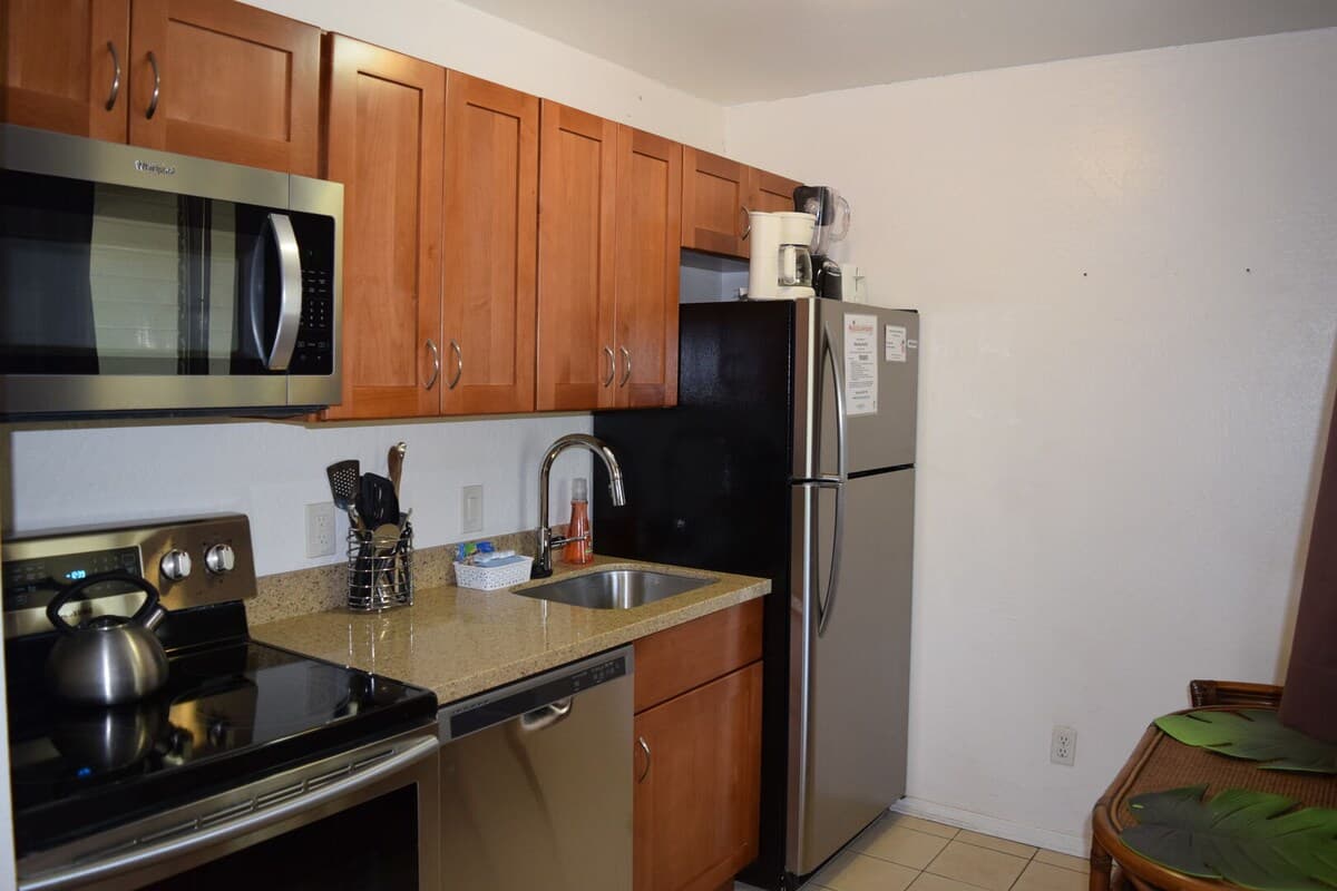 Condo in Kihei · ★4.14 · 1 bedroom · 1 bed · 1 bath - Photo 2