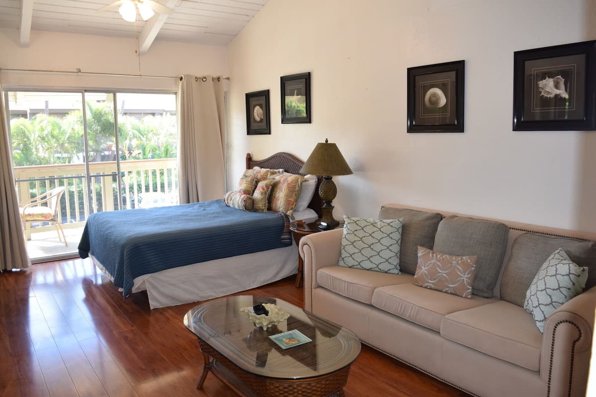 Condo in Kihei · ★4.14 · 1 bedroom · 1 bed · 1 bath - Photo 1