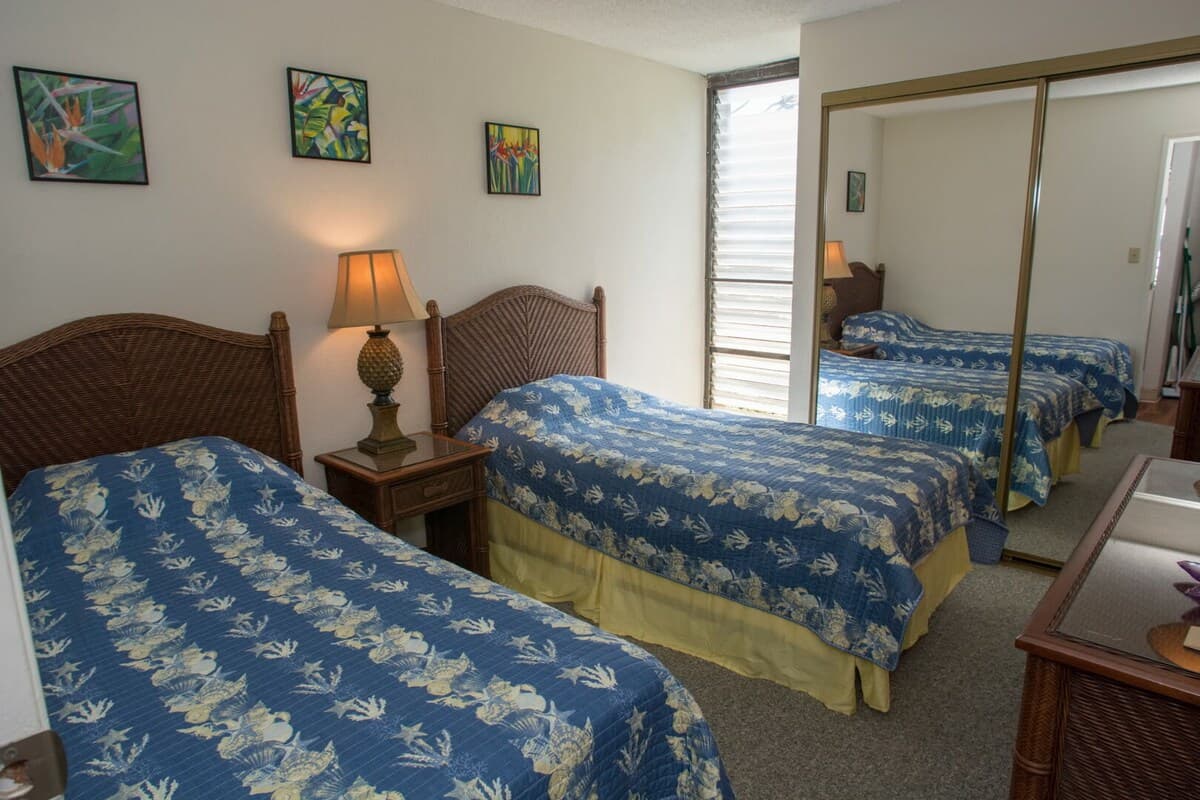 Condo in Kihei · ★4.38 · 2 bedrooms · 4 beds · 1 bath - Photo 3
