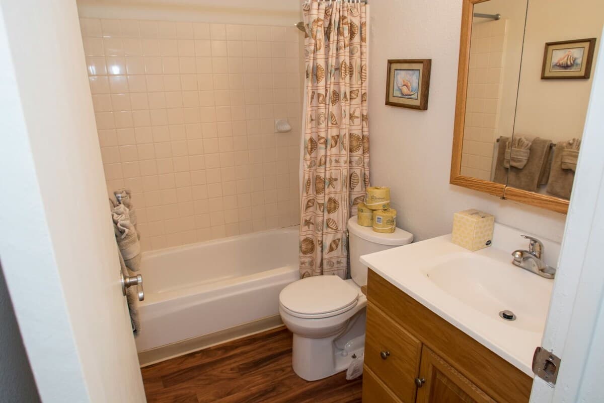 Condo in Kihei · ★4.38 · 2 bedrooms · 4 beds · 1 bath - Photo 5