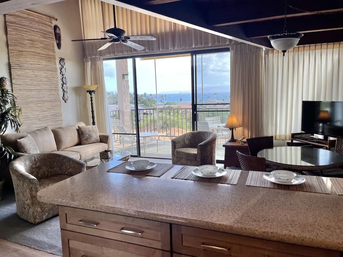 Condo in Kihei · ★4.77 · 2 bedrooms · 3 beds · 1 bath - Photo 4