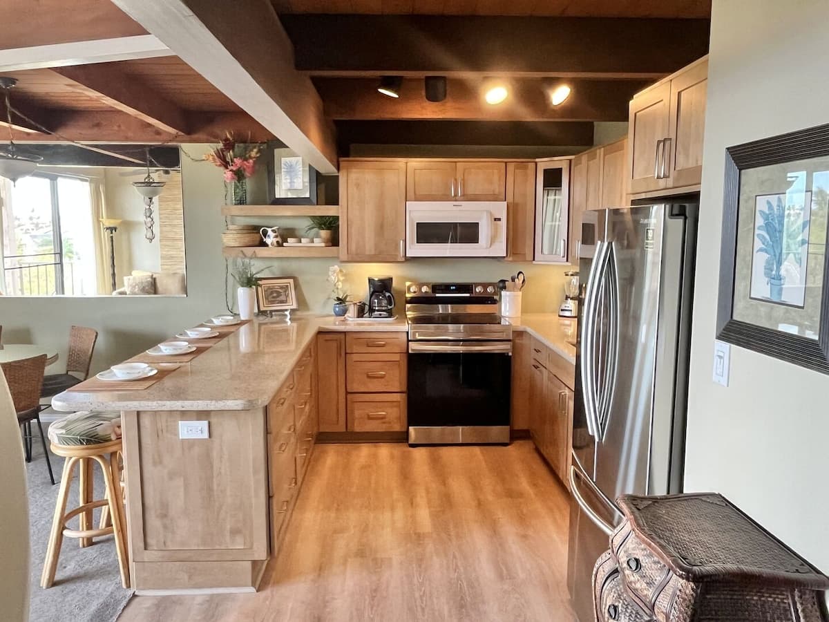 Condo in Kihei · ★4.77 · 2 bedrooms · 3 beds · 1 bath - Photo 1