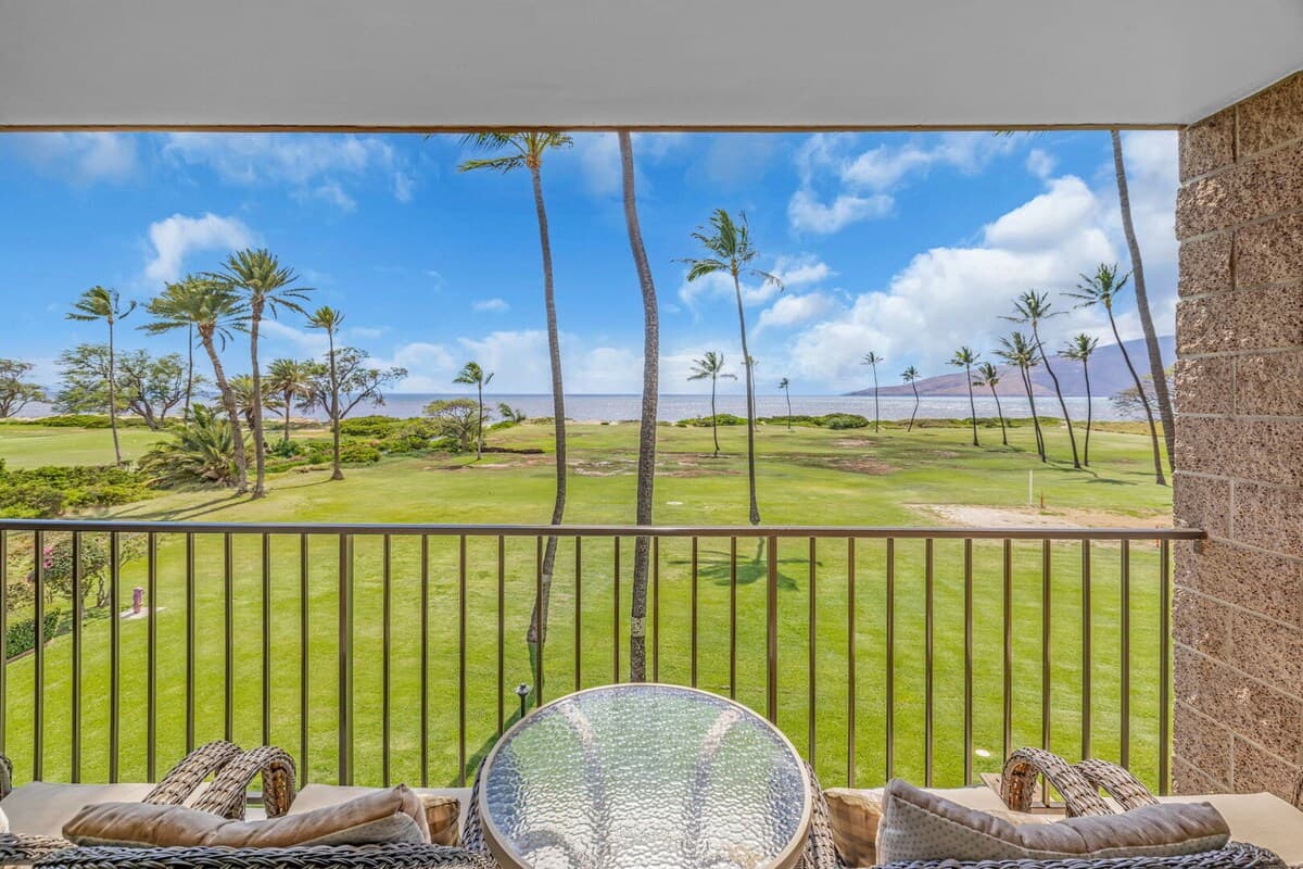 Condo in Kihei · ★4.76 · 2 bedrooms · 3 beds · 2 baths - Photo 5