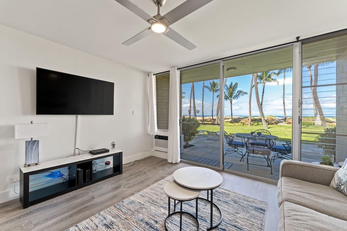 Condo in Kihei · ★4.5 · 1 bedroom · 2 beds · 1 bath - Photo 2
