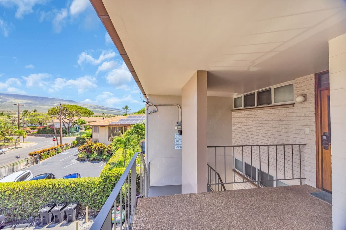 Condo in Kihei · ★4.33 · 1 bedroom · 2 beds · 1 bath - Photo 2