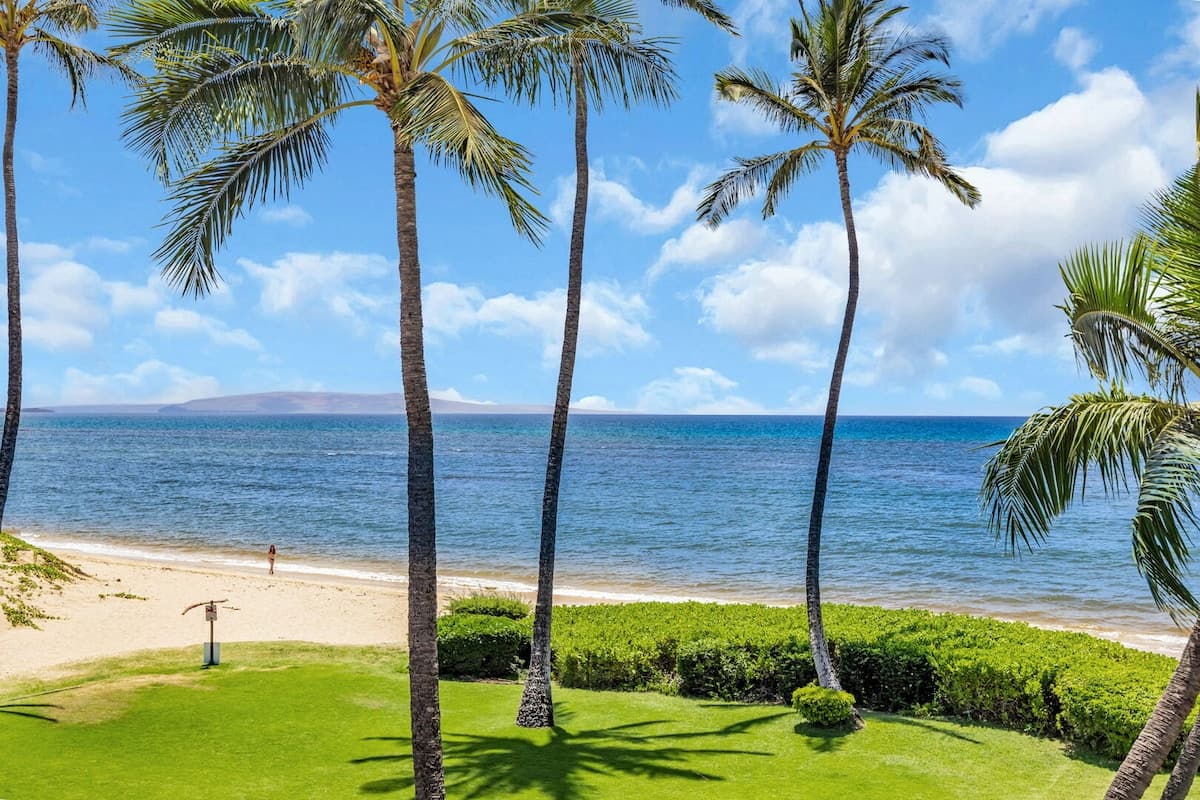 Condo in Kihei · ★4.33 · 1 bedroom · 2 beds · 1 bath - Photo 1