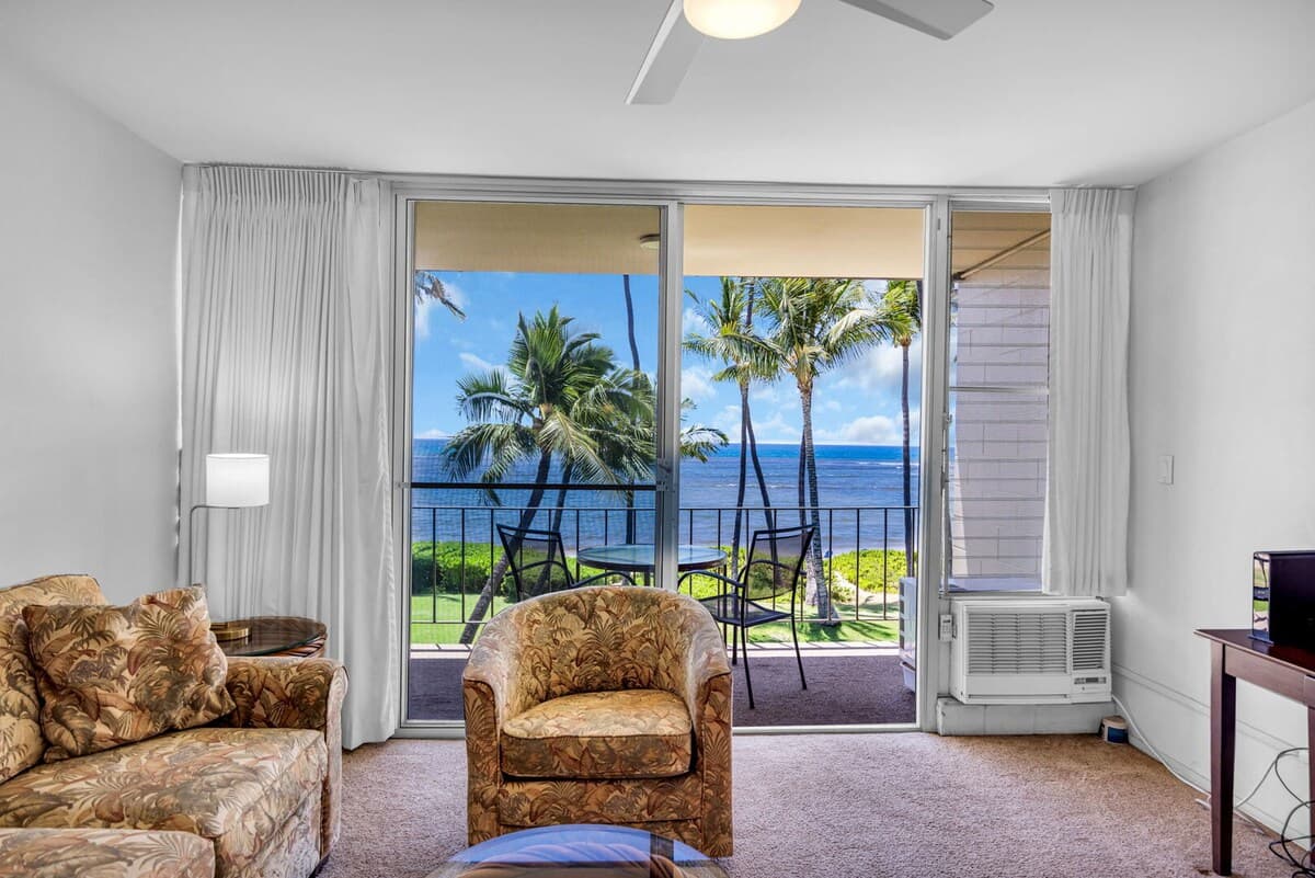 Condo in Kihei · ★4.33 · 1 bedroom · 2 beds · 1 bath - Photo 4