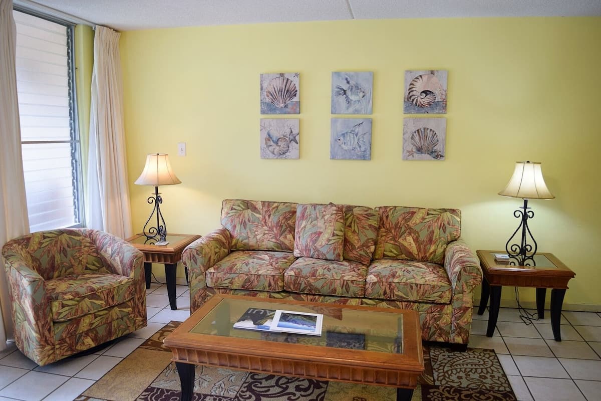 Condo in Kihei · ★4.42 · 1 bedroom · 2 beds · 1 bath - Photo 1