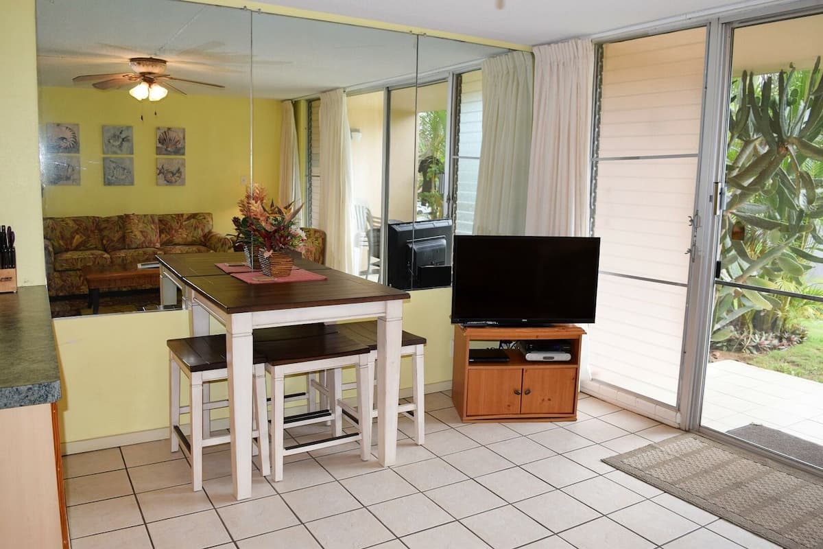 Condo in Kihei · ★4.42 · 1 bedroom · 2 beds · 1 bath - Photo 5