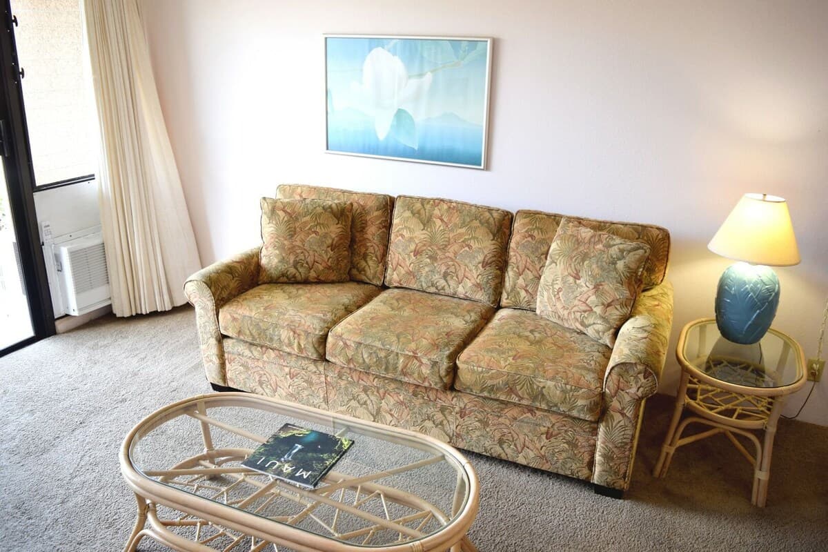 Condo in Kihei · ★4.14 · 1 bedroom · 1 bed · 1 bath - Photo 4