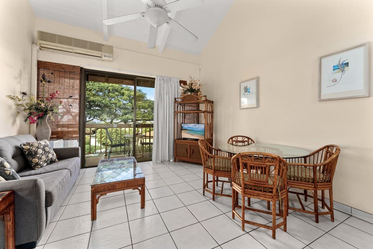 Condo in Kihei · ★4.55 · 2 bedrooms · 2 beds · 2 private baths - Photo 4