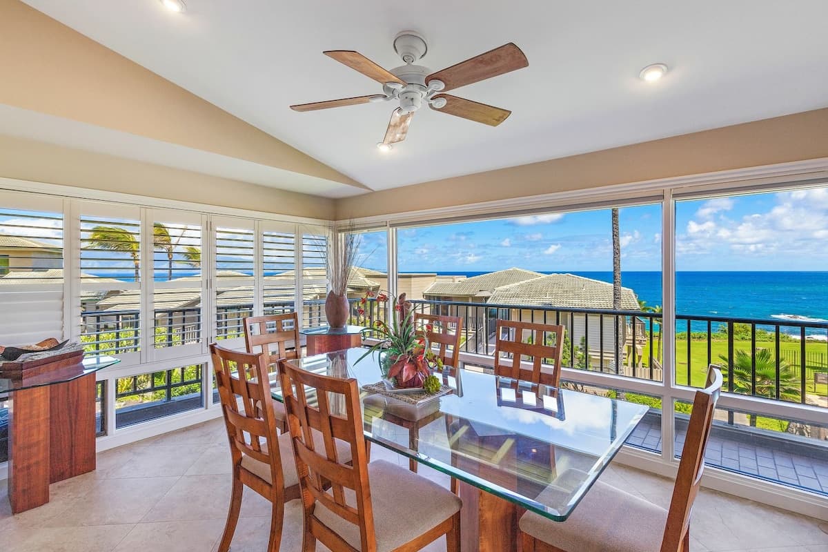 Villa in Lahaina · ★5.0 · 2 bedrooms · 3 beds · 3 baths - Photo 5