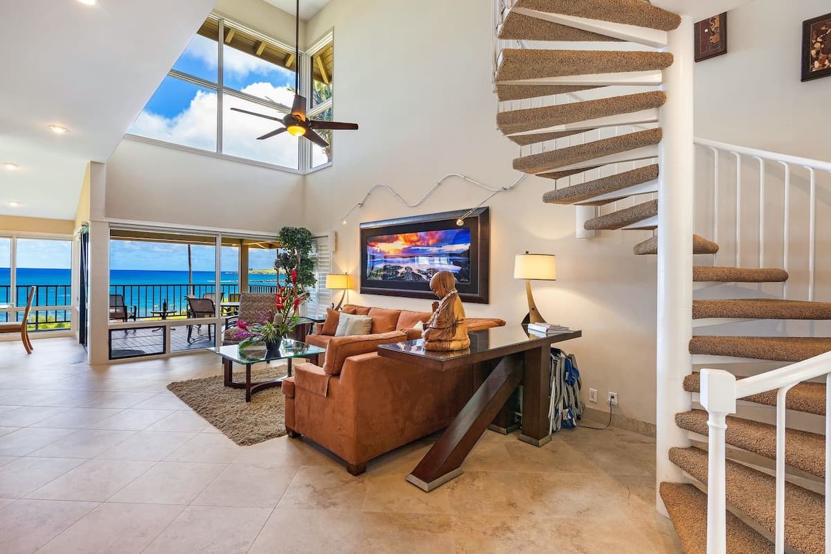 Villa in Lahaina · ★5.0 · 2 bedrooms · 3 beds · 3 baths - Photo 1